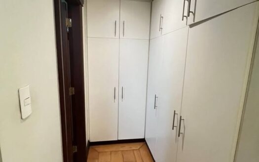 마카티 시티 Shang Grand Tower 1 2베드 콘도 매매 | 편리한 도심 생활