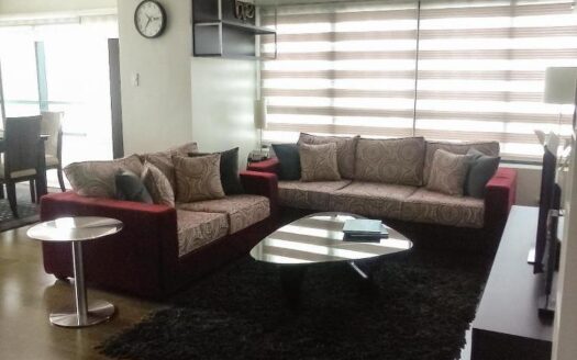 마카티 중심 Edades Tower Rockwell 3BR 판매