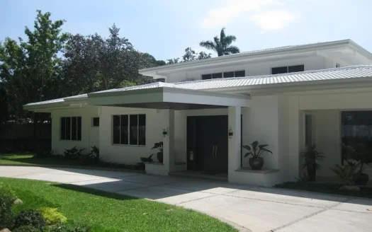 마카티 South Forbes 렌트 – 안전하고 프리미엄 주거 환경