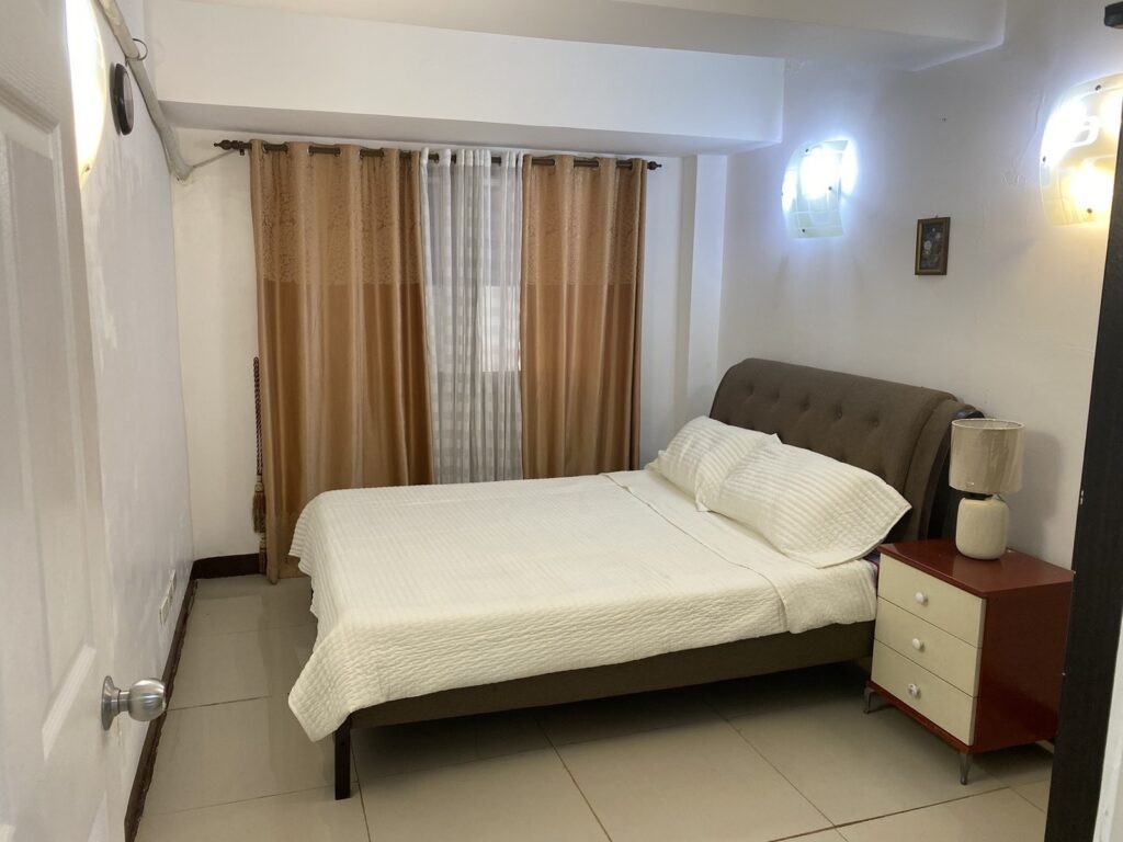 필리핀 파라냐퀘 3베드 콘도 임대 | Burgundy McKinley Place 프리미엄 레지던스