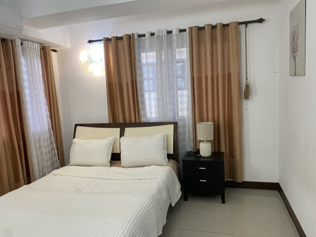 필리핀 파라냐퀘 3베드 콘도 임대 | Burgundy McKinley Place 프리미엄 레지던스