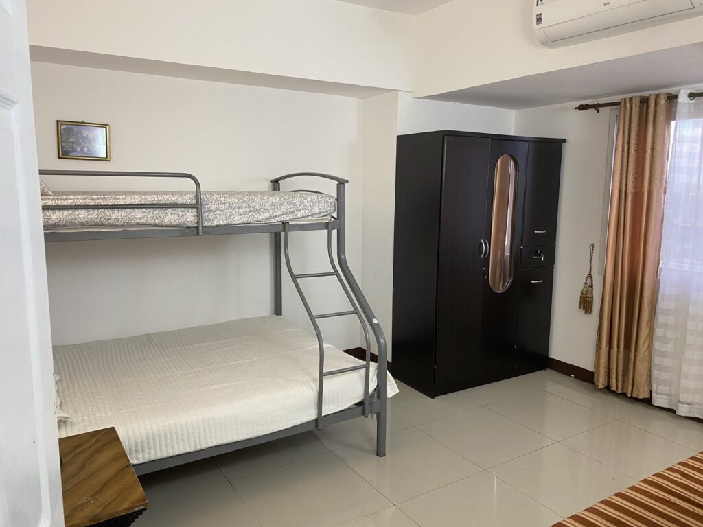 필리핀 파라냐퀘 3베드 콘도 임대 | Burgundy McKinley Place 프리미엄 레지던스