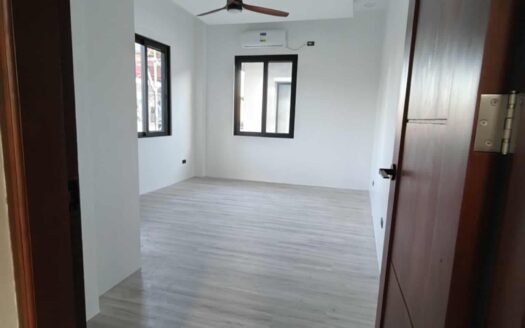 파라냐케 Tahanan 빌리지 주택 매매 | 5베드 단독주택