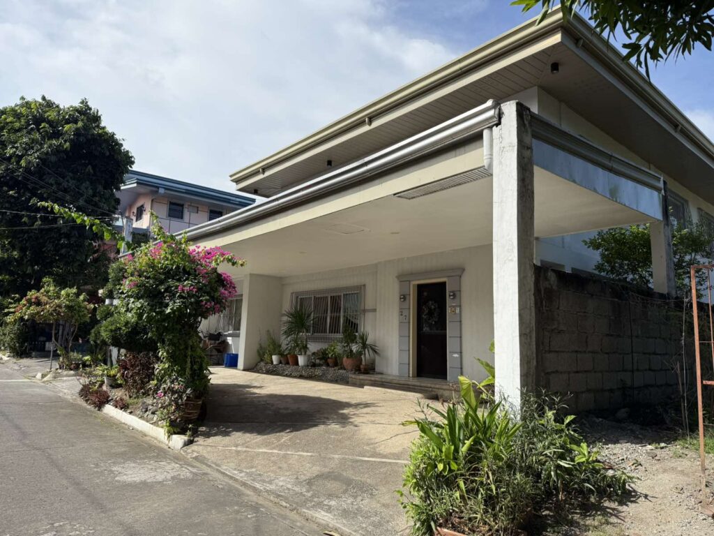 마닐라 BF Homes Tahanan Village 하우스 판매 | 프리미엄 빌리지 주택 26M 매물