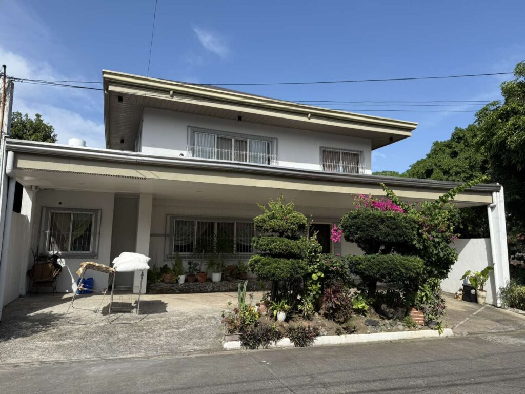 마닐라 BF Homes Tahanan Village 하우스 판매 | 프리미엄 빌리지 주택 26M 매물