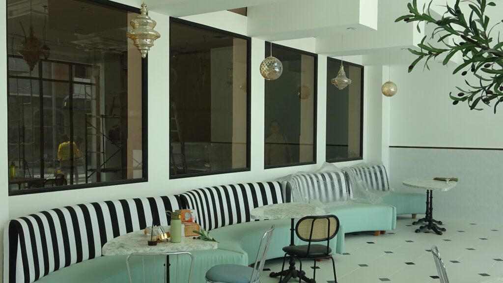 필리핀 클락 카페 인테리어 시공 | 감각적인 상업공간 디자인·리모델링 전문