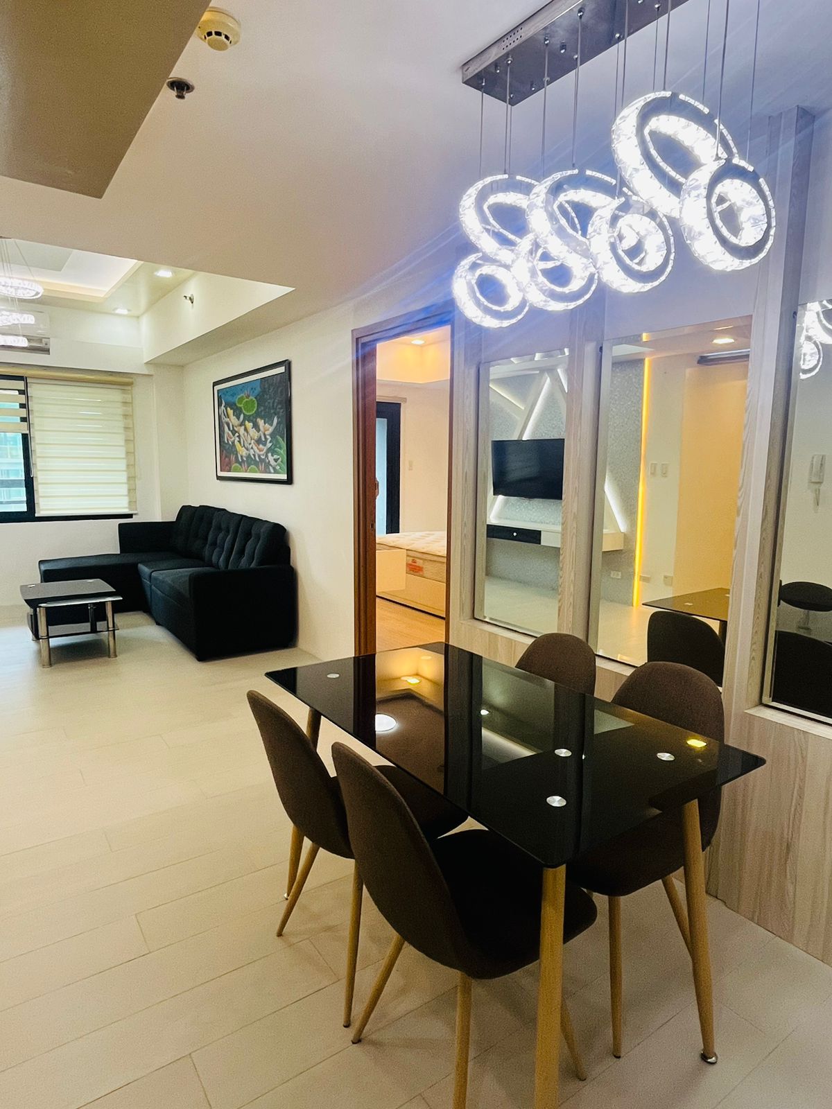 BGC Icon Plaza 3BR 콘도 임대 – 중심가 위치, 완비 시설 - KB-필리핀 부동산