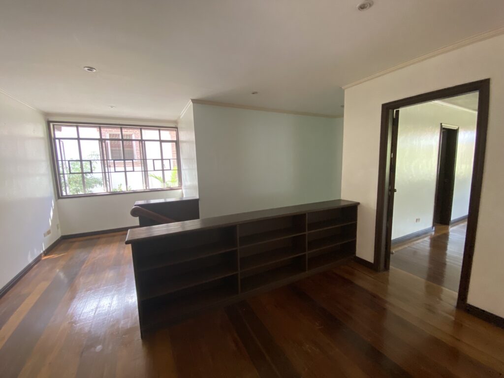 마닐라 아얄라 알라방 빌리지 3베드 하우스 렌트 | 보안·학군·주거환경 우수한 프리미엄 빌리지 임대