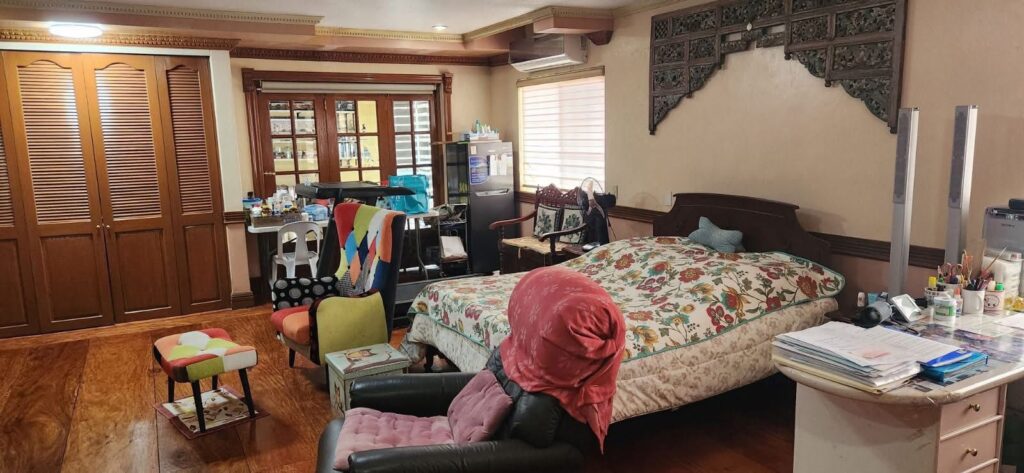 마닐라 아얄라 알라방 빌리지 4층 주택 매매 | 대저택급 고급 주거 부동산