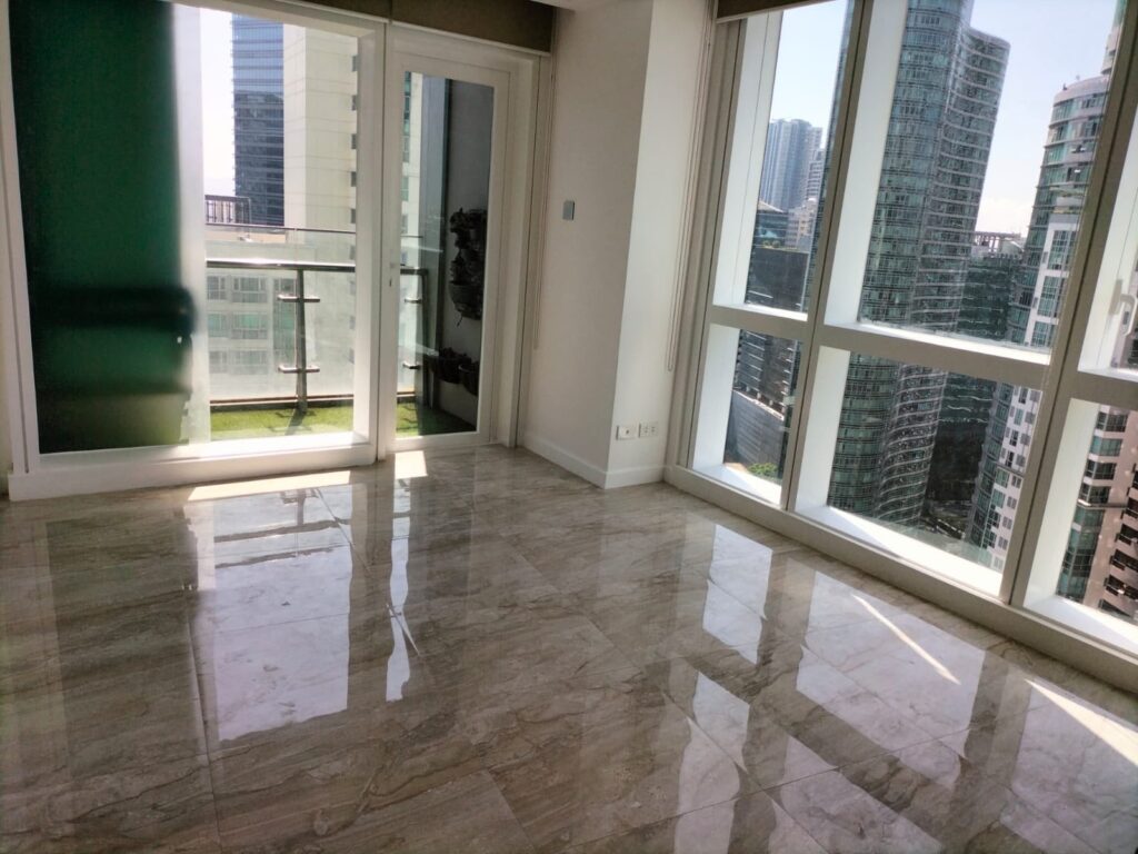 BGC 8 Forbestown Road 2베드 매매 | 보니파시오 프리미엄 콘도 투자