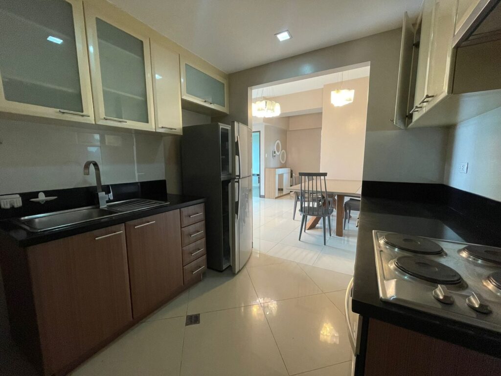 BGC 콘도 매매 추천 8 Forbestown Road 2BR | 접근성 뛰어난 프리미엄 주거공간