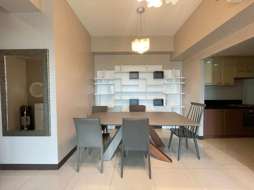 BGC 콘도 매매 추천 8 Forbestown Road 2BR | 접근성 뛰어난 프리미엄 주거공간