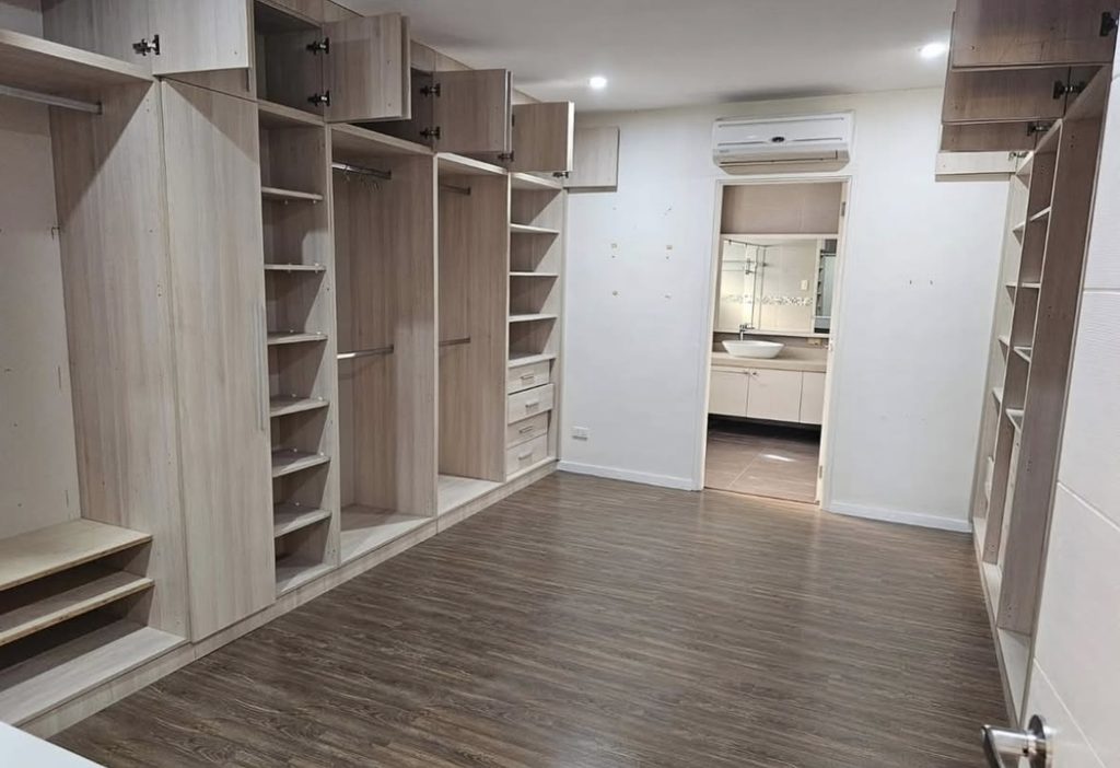 마닐라 고급 주택 렌트 | 아얄라 알라방 빌리지 4베드·400sqm 하우스 넓은 주거공간,가족형 하우스